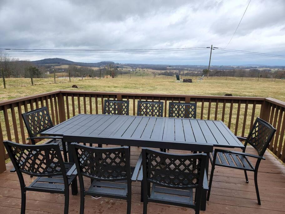 Spacious Family Farmhouse Pikeville Bagian luar foto